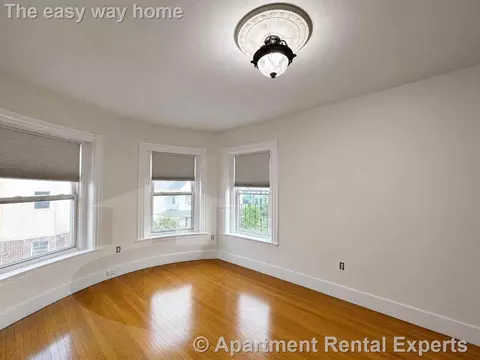 64 Vinal Ave #3, Somerville, MA 02143