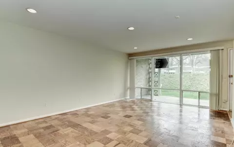7523 Spring Lake Dr #B2, Bethesda, MD 20817