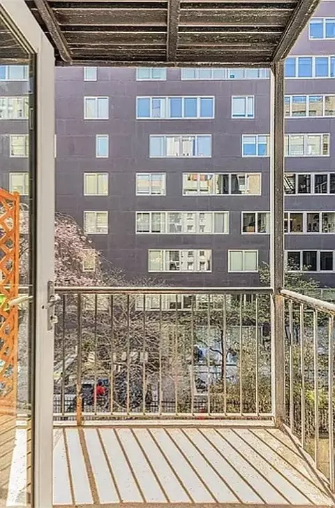 448 W 19th St #PHD, New York, NY 10011