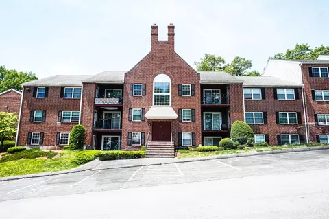 7 Louisburg Sq #2, Nashua, NH 03060