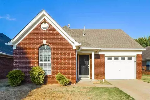5714 Alexandria Ln, Southaven, MS 38671