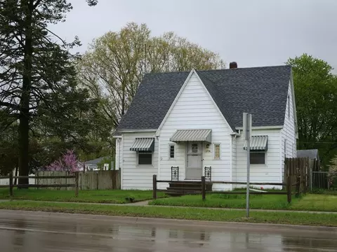 1756 Logan Ave, Waterloo, IA 50703