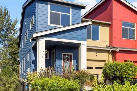 9711 NE 110th St, Seattle, WA 98125