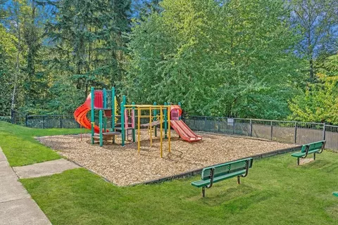 17600 134th Ave SE, Renton, WA 98058