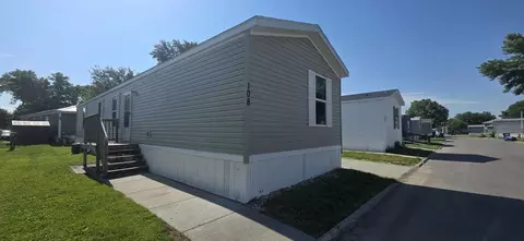 3510 N 9th St #108, Carter Lake, IA 51510
