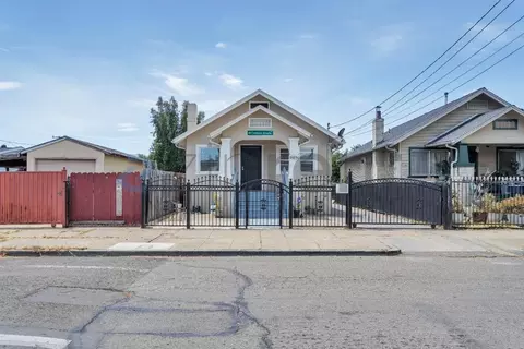 8521 Dowling St, Oakland, CA 94605