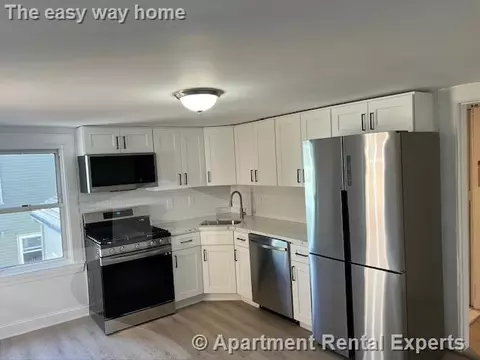 6 Th St #2, Cambridge, MA 02141