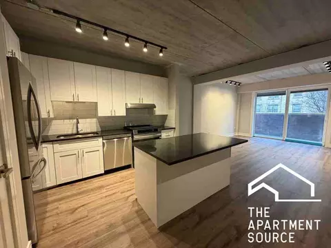 952 W Carmen Ave #603, Chicago, IL 60640