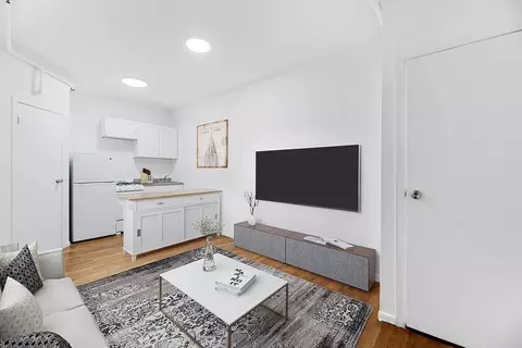 247 W 63rd St #1F, New York, NY 10023