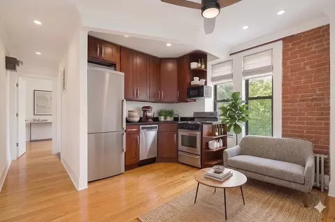 378 S 4th St #10, Brooklyn, NY 11211