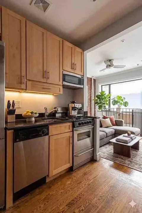 410 E 13th St #1C, New York, NY 10009