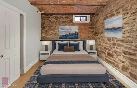 345 W 53rd St #1, New York, NY 10019