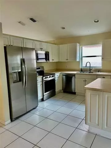 3694 Miramontes Cir, Wellington, FL 33414