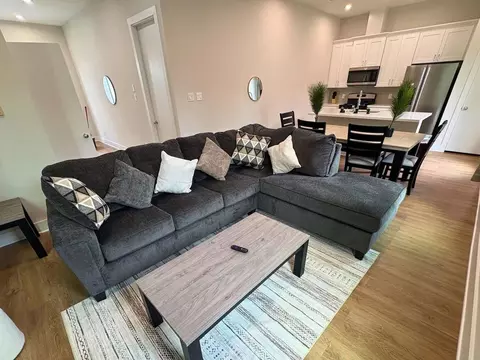 835 Dorchester St # E, Houston, TX 77022