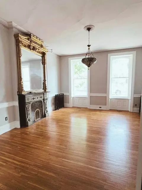 327 E Market St, York, PA 17403