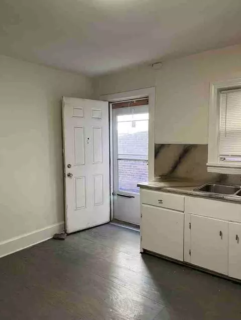 8920 Madison Ave #W7, Cleveland, OH 44102