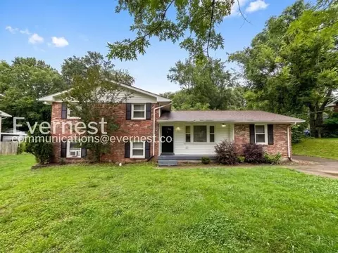 130 Roberta Dr, Hendersonville, TN 37075
