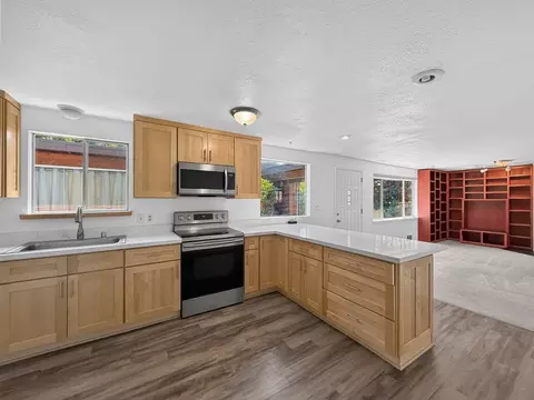 5025 S 167th St #1, Seatac, WA 98188