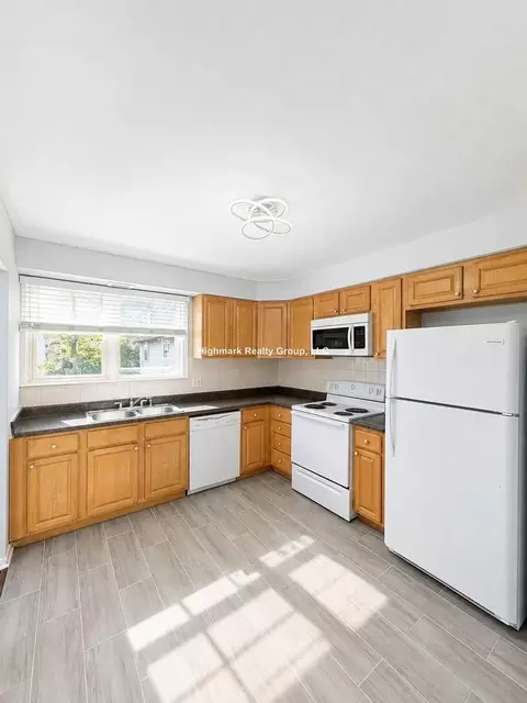 8644 Skokie Blvd #200, Skokie, IL 60077