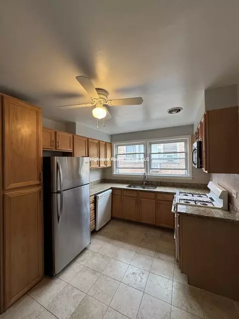 9040 Keating Ave #A1, Skokie, IL 60076