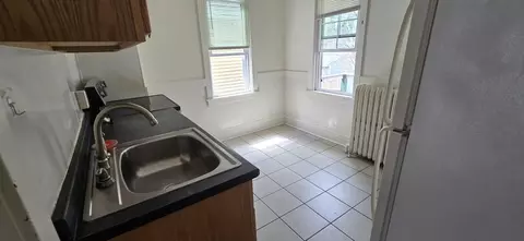 923 E 5th St #UPPER, Duluth, MN 55805 photo 2