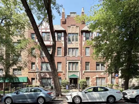 656 W Wrightwood Ave #400, Chicago, IL 60614