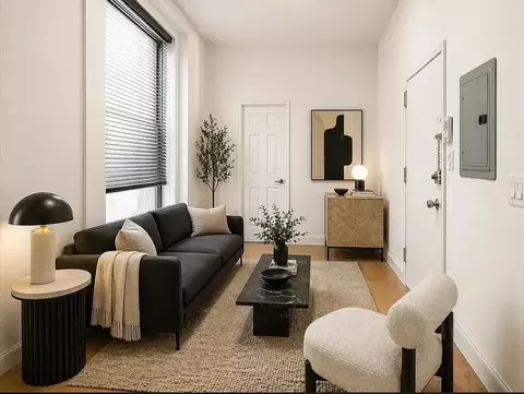 250 Broome St #1A, New York, NY 10002