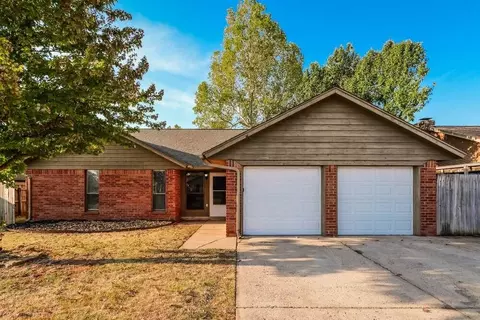 1112 NE 21st Ct, Moore, OK 73160