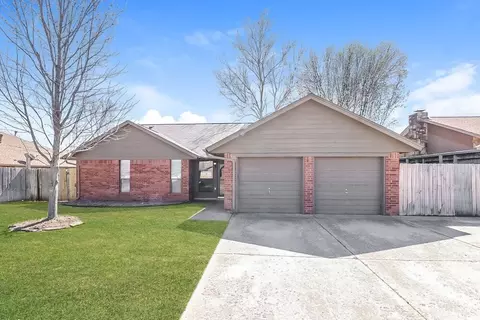 1112 NE 21st Ct, Moore, OK 73160