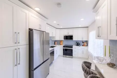 5241 Jog Ln, Delray Beach, FL 33484