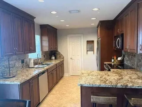 5586 3rd Rd, Greenacres, FL 33467