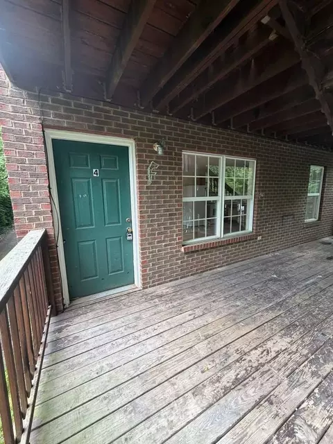 137 Macey Ave #4, Versailles, KY 40383