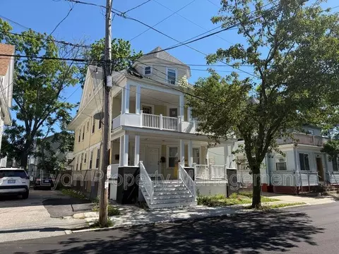 15 Woodman St #2, Providence, RI 02907