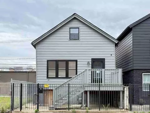 1933 W Grand Ave #SFH, Chicago, IL 60622