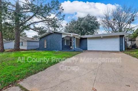 2504 S Fielder Rd, Arlington, TX 76015