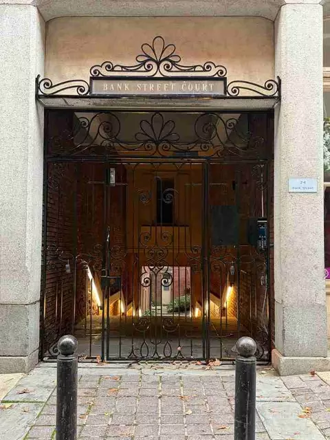 24 S Bank St #215, Philadelphia, PA 19106