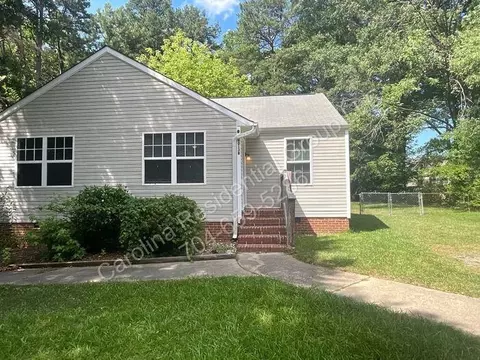 6013 Carver Blvd #B, Charlotte, NC 28269