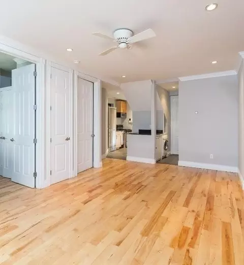 40 Avenue B #2W, New York, NY 10009