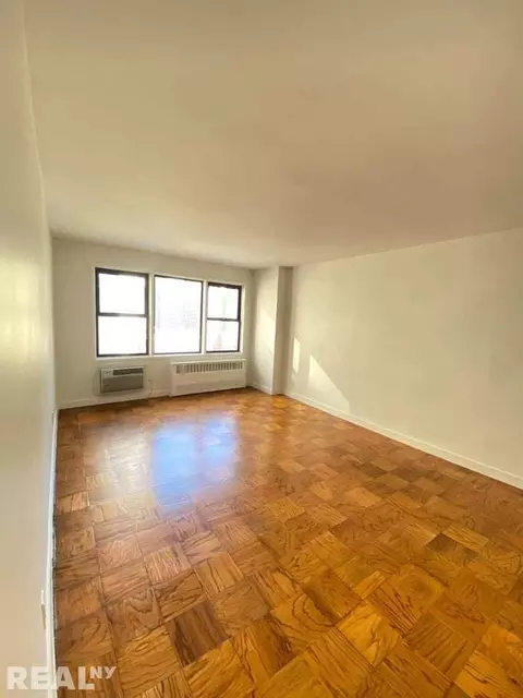 236 E 36th St #3F, New York, NY 10016