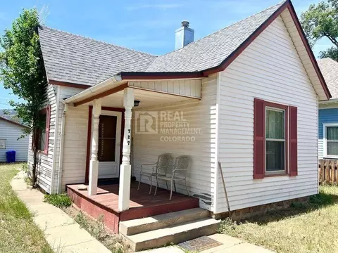 727 W Cucharras St, Colorado Springs, CO 80905