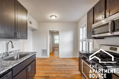 n ashland ave, Chicago, IL 60613