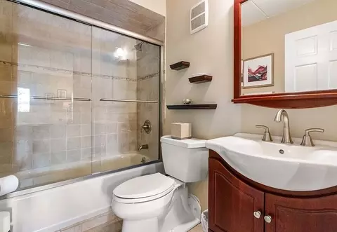 4975 Washington St, West Roxbury, MA 02132
