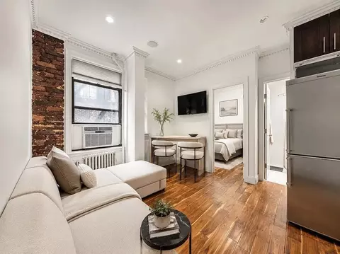 102 Christopher St #4F, New York, NY 10014