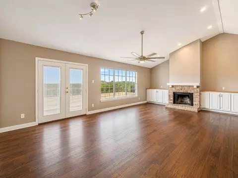 746 Haven Ln, Fort Worth, TX 76112