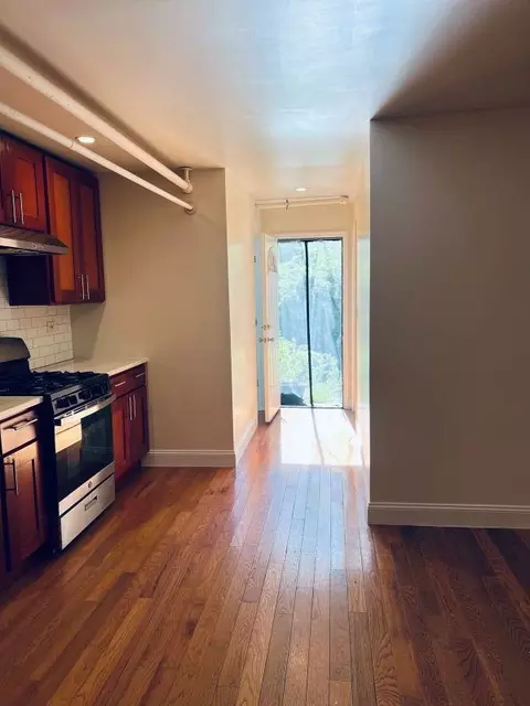 2165 Bogart Ave, New York, NY 10462