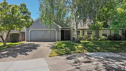1172 Spruce Tree Cir, Sacramento, CA 95831