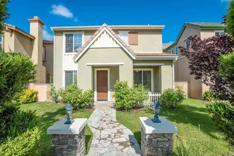 27663 Sunny Creek Dr, Valencia, CA 91354
