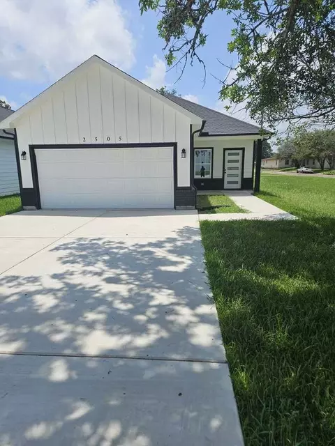 2505 11th St #NA, Hempstead, TX 77445