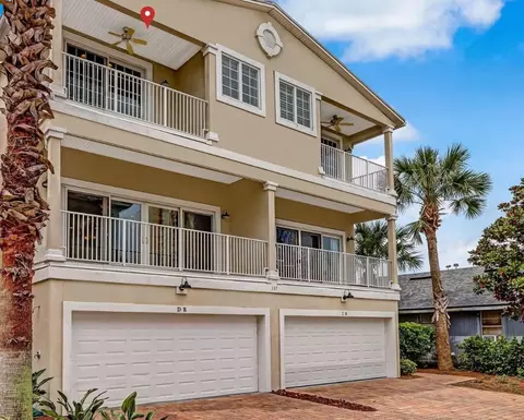 137 3rd Ave S #DR, Jacksonville Beach, FL 32250