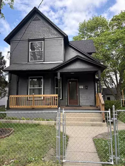 832 Mcreynolds Ave NW #2, Grand Rapids, MI 49504